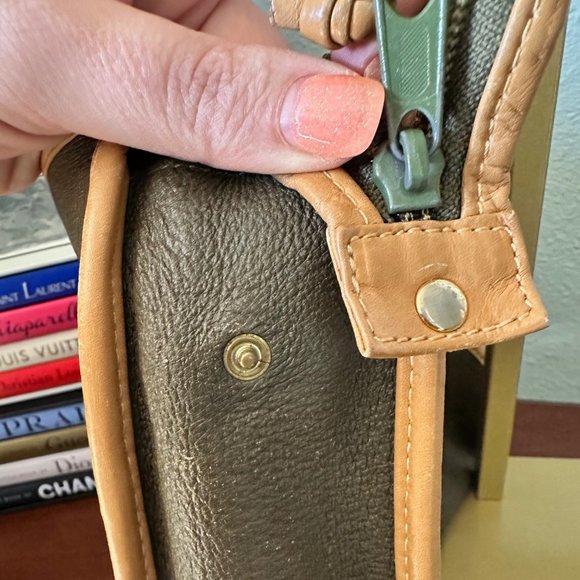 Gucci Leather Clutch Bag - GUC - Picture 2 of 8